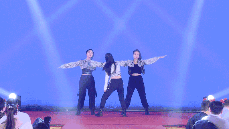 调整开场舞.gif