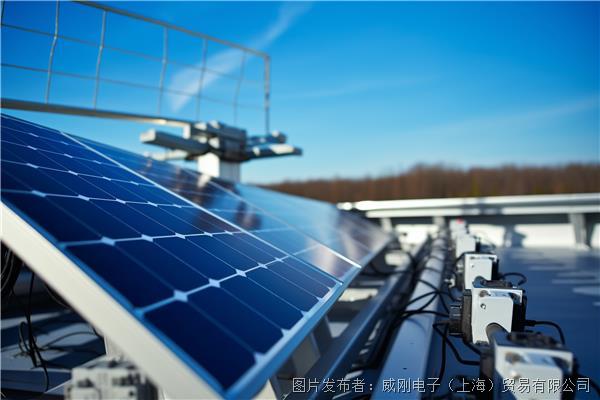 摄图网_600246440_户外新能源太阳能电池板监控系统（企业商用）.jpg