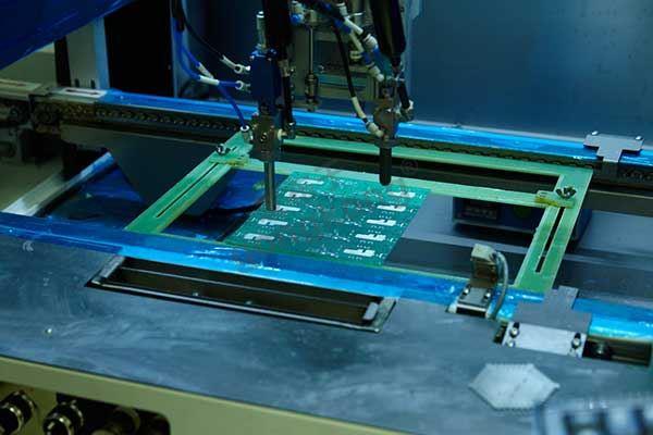 PCBA加工中三防漆涂覆喷涂多厚更好？.jpg