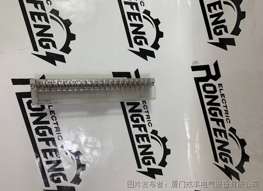 Schneider 140XTS00200 (3).png