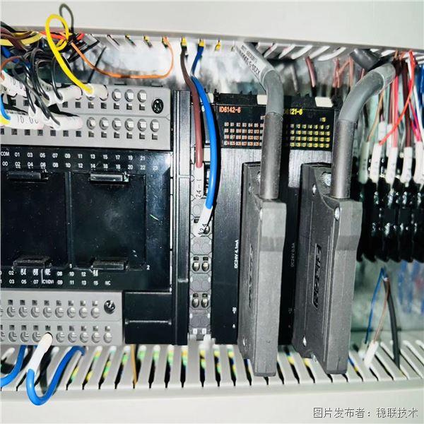欧姆龙PLC.jpg