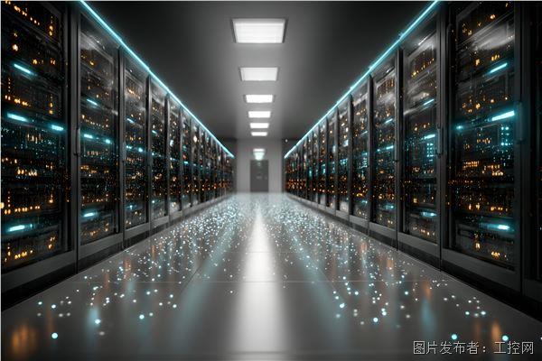 摄图网_602651414_数据中心内部的服务器与边缘计算环境(企业商用).jpg