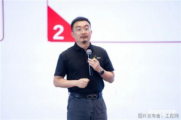 王富康-埃夫特執(zhí)行總裁兼營銷中心總經(jīng)理.jpg