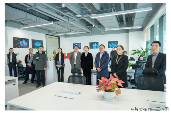 QQ20251124-155637.png QQ20251124-155637.png