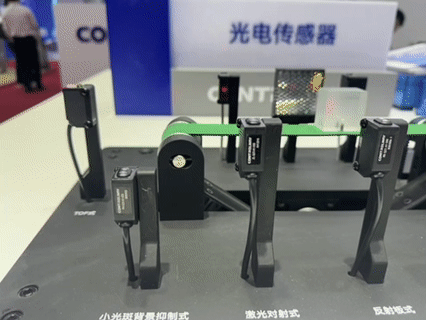 8e82e6bb-e711-4dc0-93d6-614d8c3d3eca.gif
