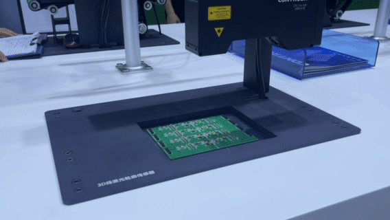 eedb2ddd-9a69-49cd-8445-5fcc3eeb3879.gif
