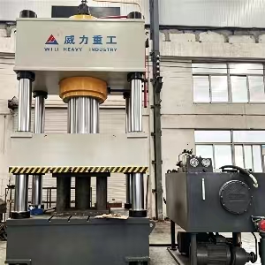 汽车零部件冷挤压成型依靠液压机提升零件强度(图1)
