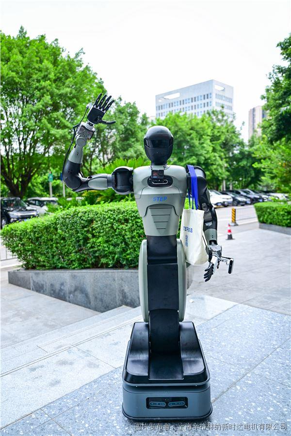 新時達人形機器人新達“入職”海爾工廠，機器人真的開始進廠打工了？